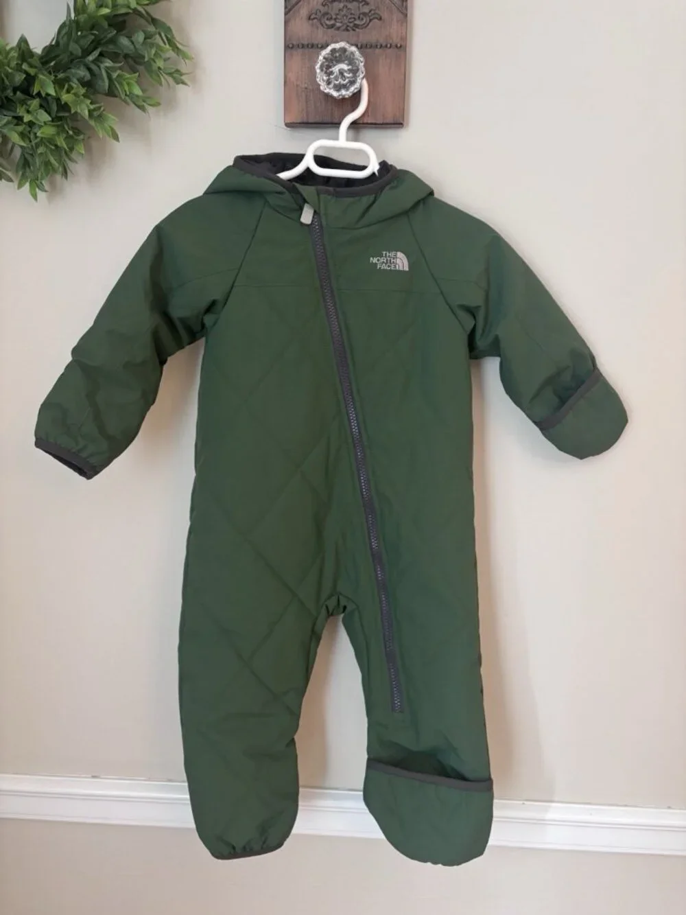 The North Face Infant 12-18M Snowsuit Green Quilted Hooded Bunting One Piece